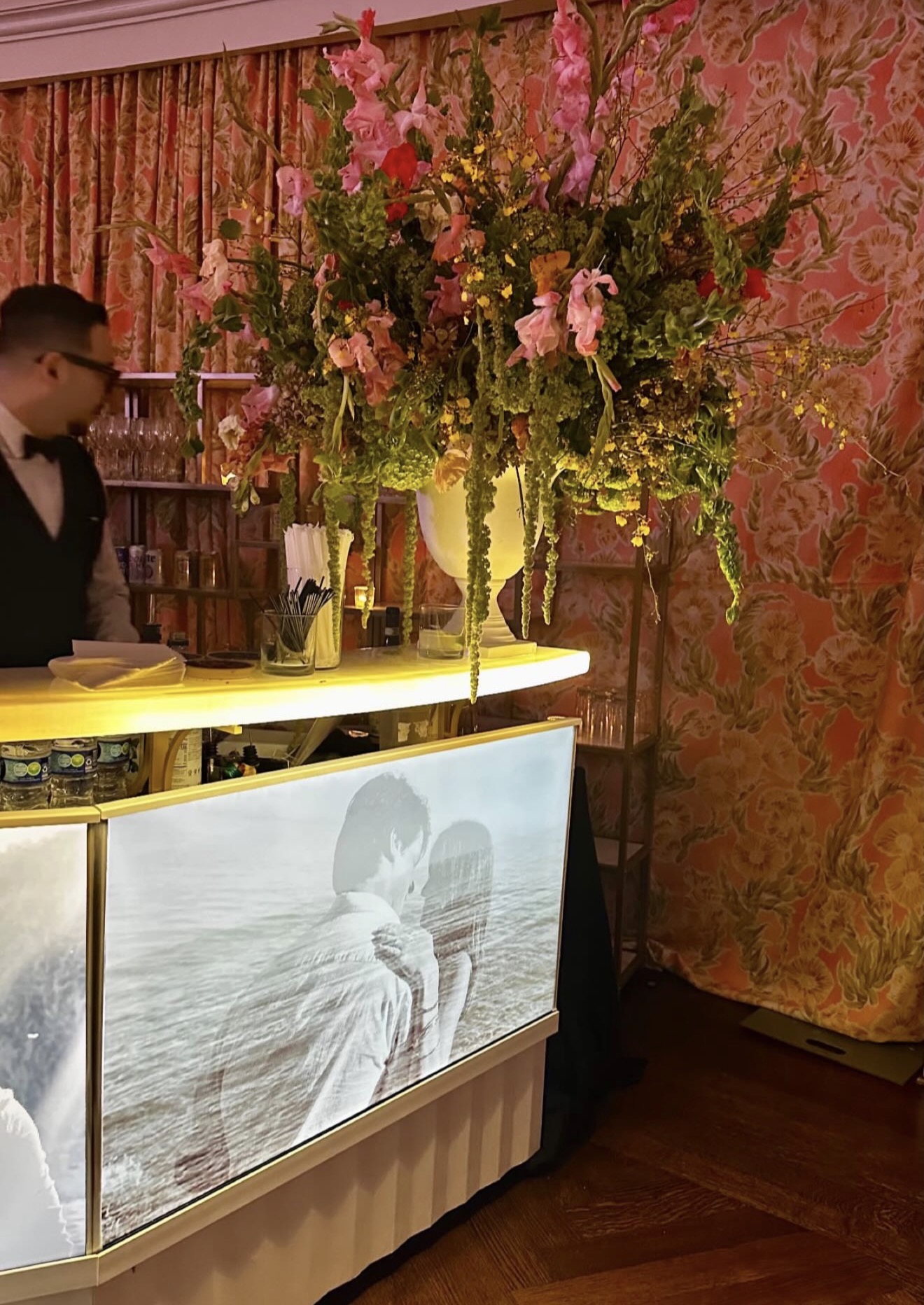 Close-up of LUMENARC glow and finish